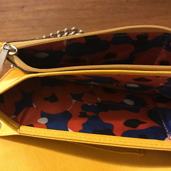 Yellow Clutch Wallet 🌻 - Picture 3 of 4